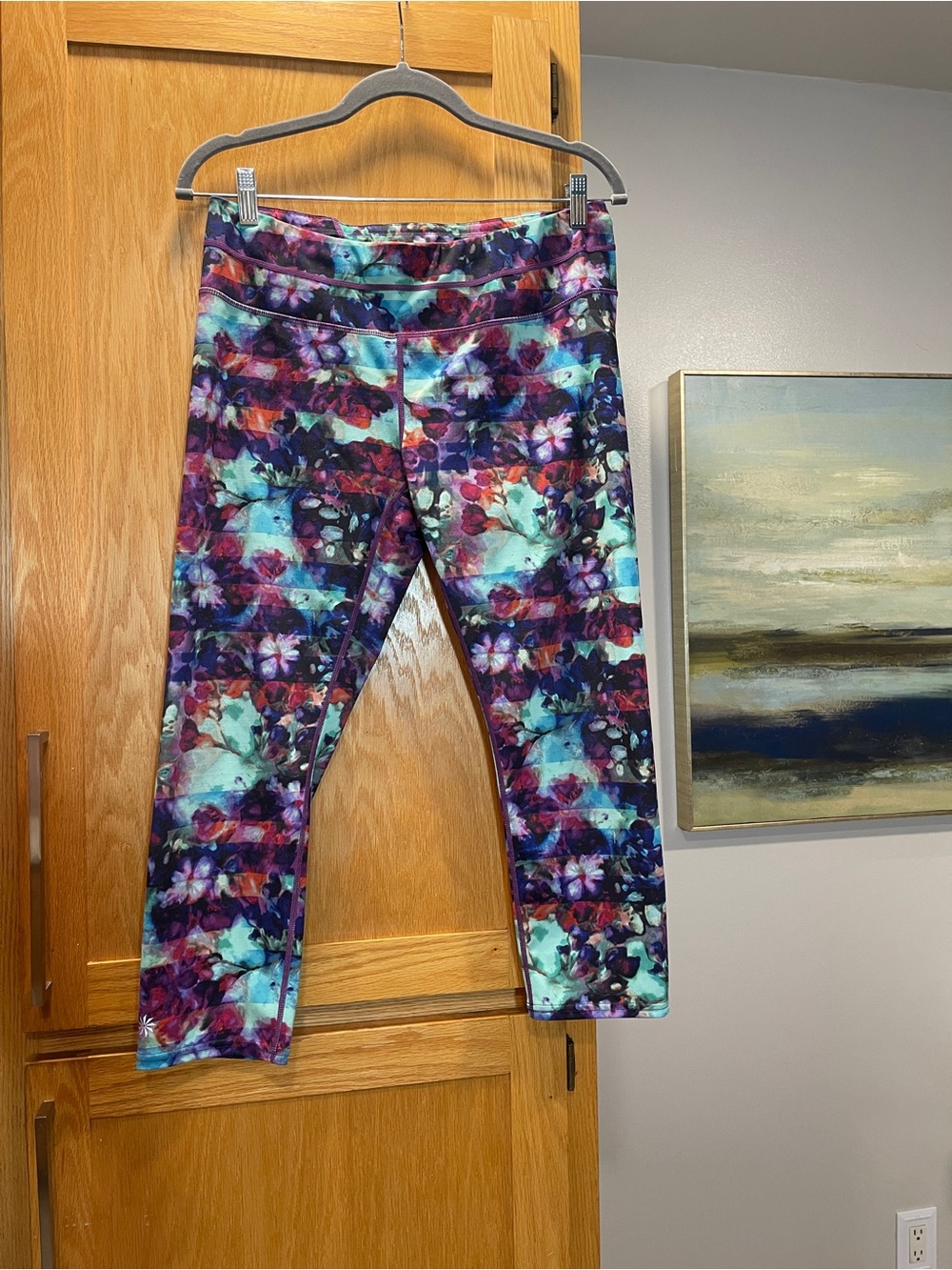 Athleta Floral Multi-Color Athletic‎ Leggings | Size Large | Abstract Capri